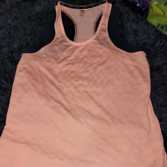 Hyba Yoga Tank - Picture 1 of 10